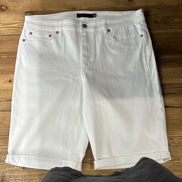 Lauren Ralph Lauren White Jean Shorts Knee-Length for Women. NEW - Picture 1 of 7
